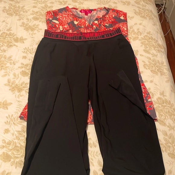 Scrubs. Small/Xsmall - Picture 10 of 10